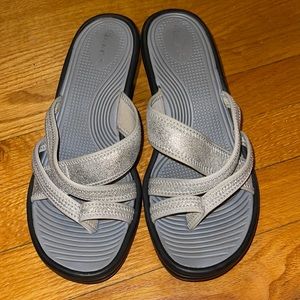 Skechers Silver Neoprene Thong Foam Wedges Size 8